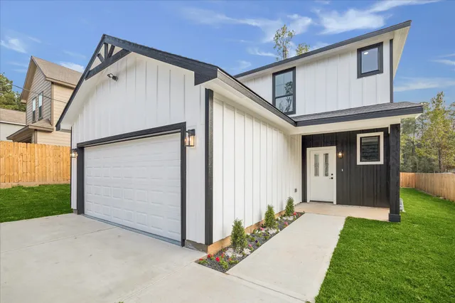 $299,995 | 3026 Comanche, Willis, TX 77378