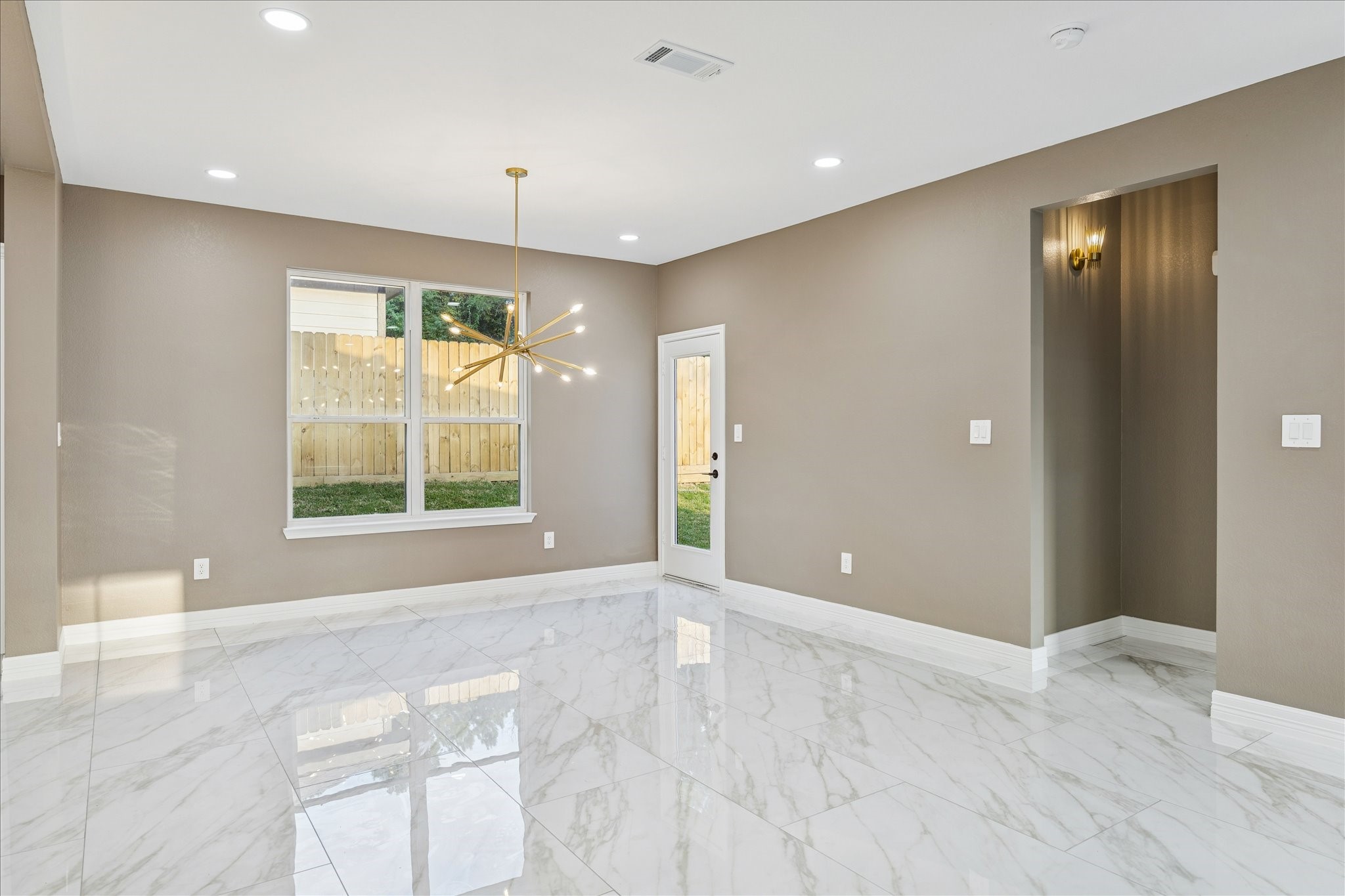 3026 Comanche Willis, TX 77378 - Photo 7 of 34 Breakfast