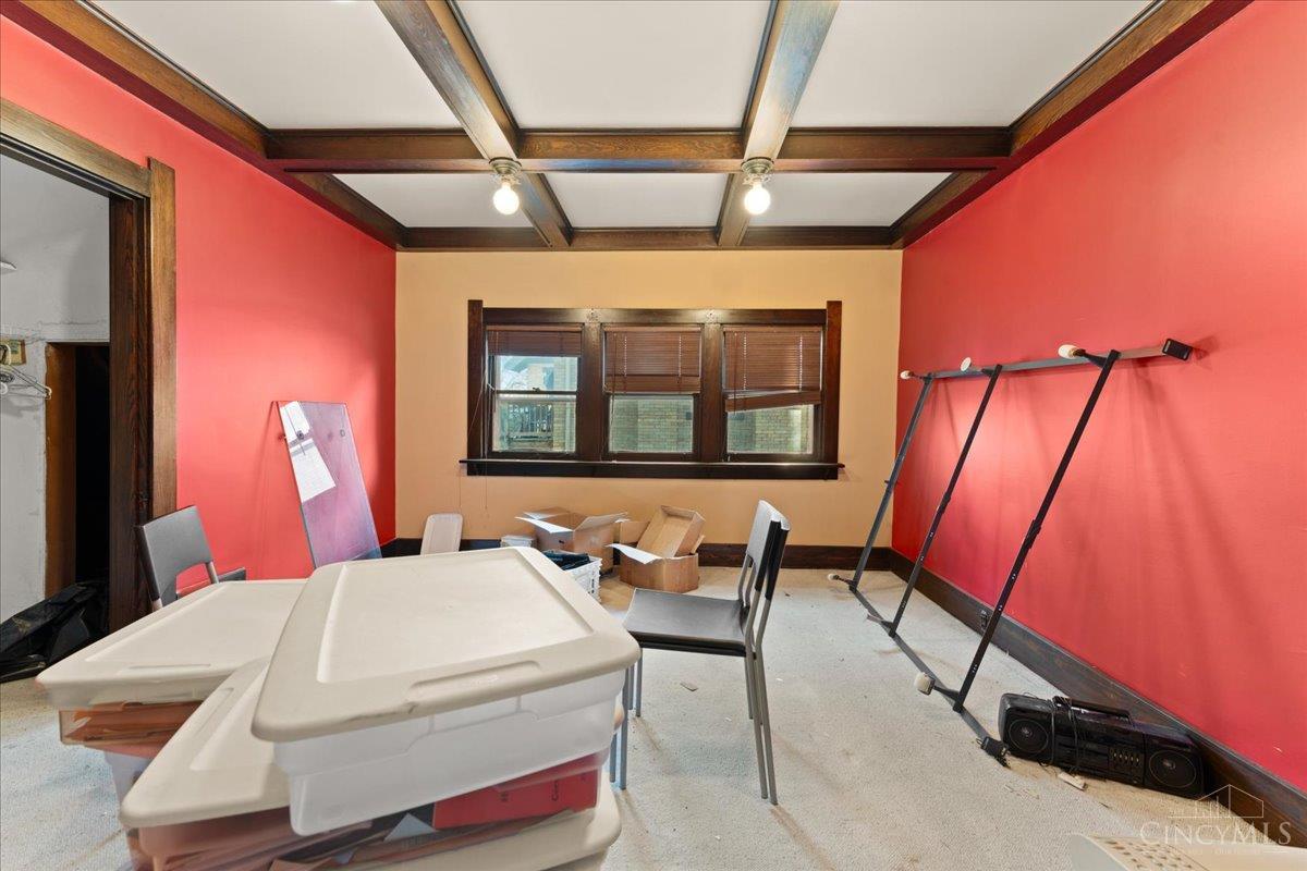 558 Howell Avenue Cincinnati, OH 45220 - Photo 23 of 37