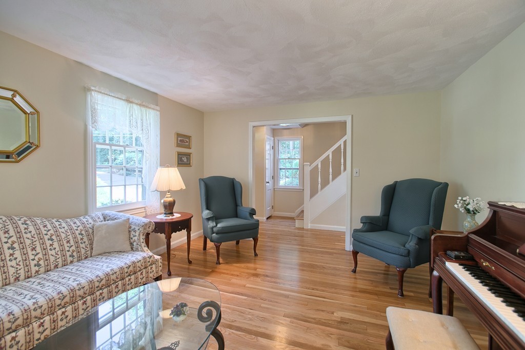 17 Heywood Road Westford, MA 01886 - Photo 4 of 29 Gallery Image 4