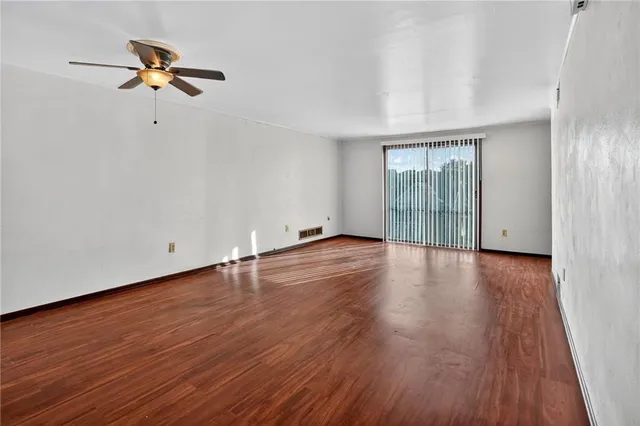 $1,539 | 4034 Murray Avenue, Unit 1, Pittsburgh, PA 15217