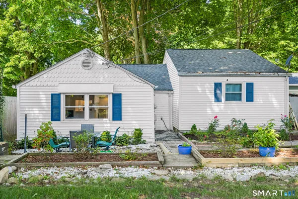 $299,000 | 20 Pine Street, Waterford, CT 06385