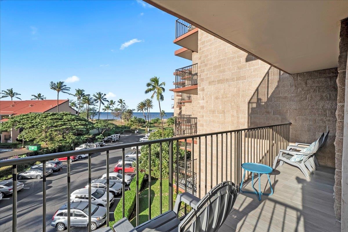 938 South Kihei Road, Unit 423 Kihei, HI 96753 - Photo 14 of 50 a view of balcony with furniture
