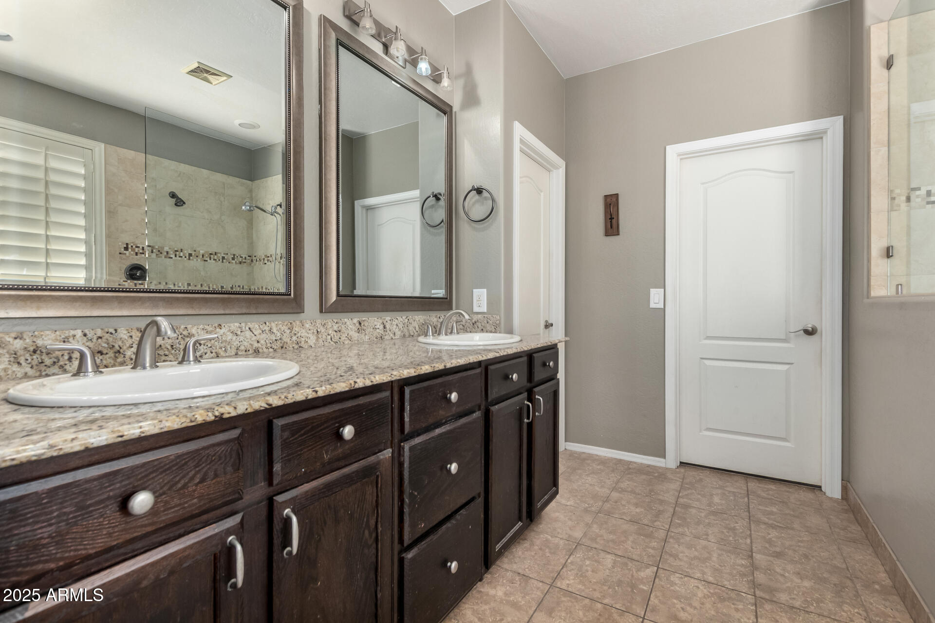 2558 South Martingale Road Gilbert, AZ 85295 - Photo 16 of 26 16 - Martingale