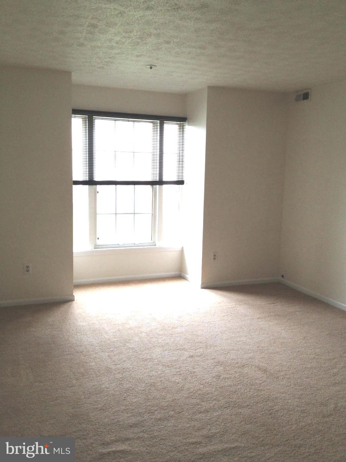 639 Deering Road, Unit 2H Pasadena, MD 21122 - Photo 22 of 30 Bedroom (Master)