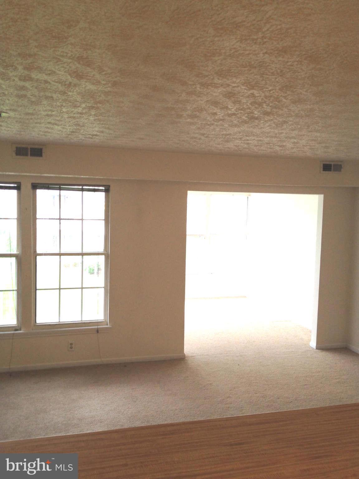 639 Deering Road, Unit 2H Pasadena, MD 21122 - Photo 8 of 30 Living Room
