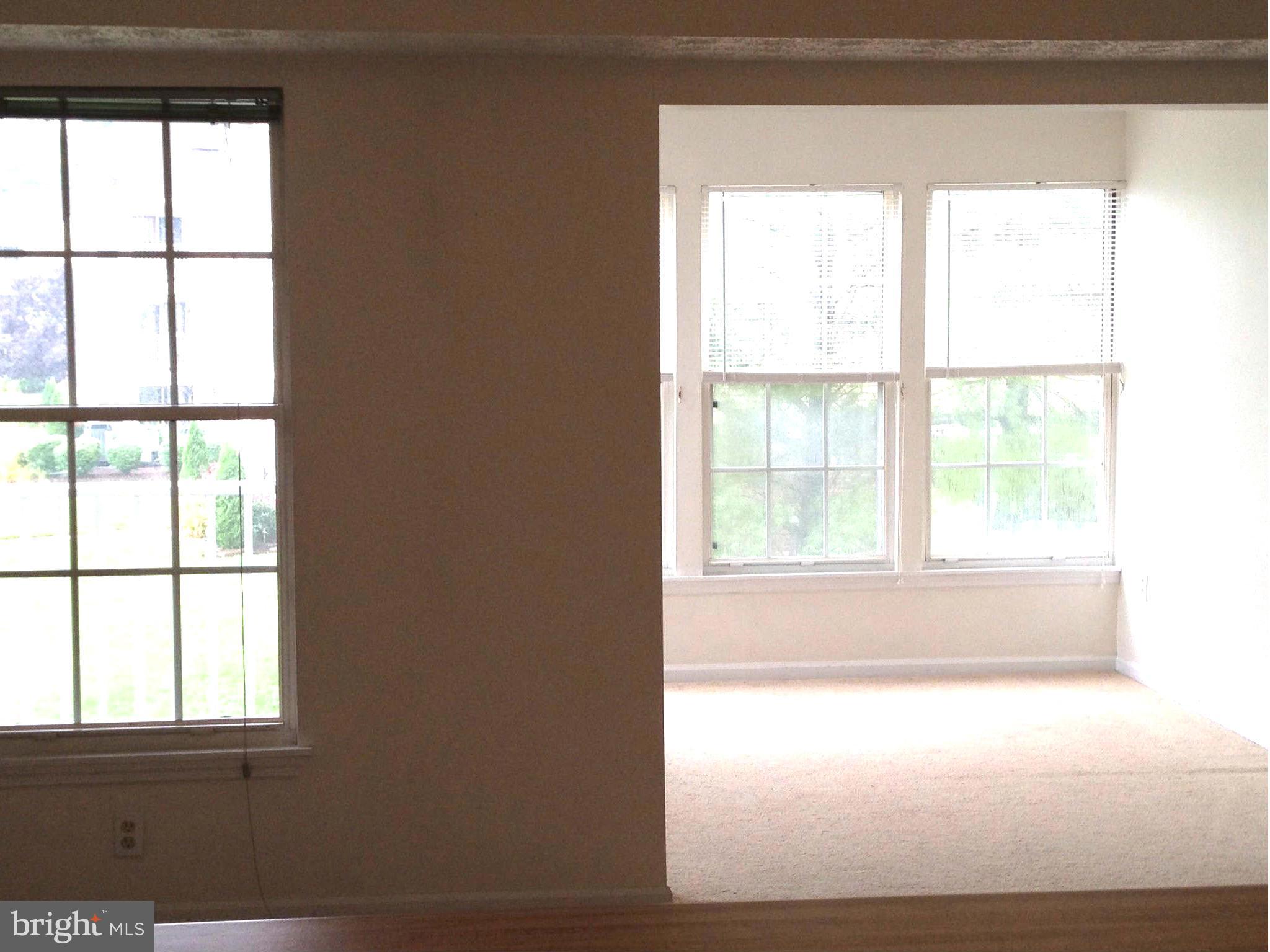 639 Deering Road, Unit 2H Pasadena, MD 21122 - Photo 9 of 30 Living Room