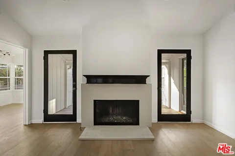 $6,950 | 12153 Maxwellton Road, Studio City, CA 91604