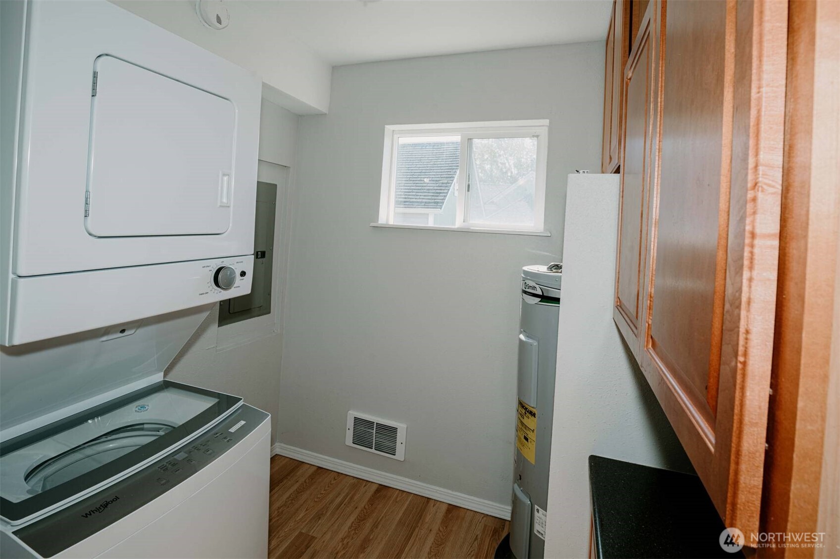 2220 Summit Avenue Everett, WA 98201 - Photo 9 of 26 a view of an entryway with wooden floor