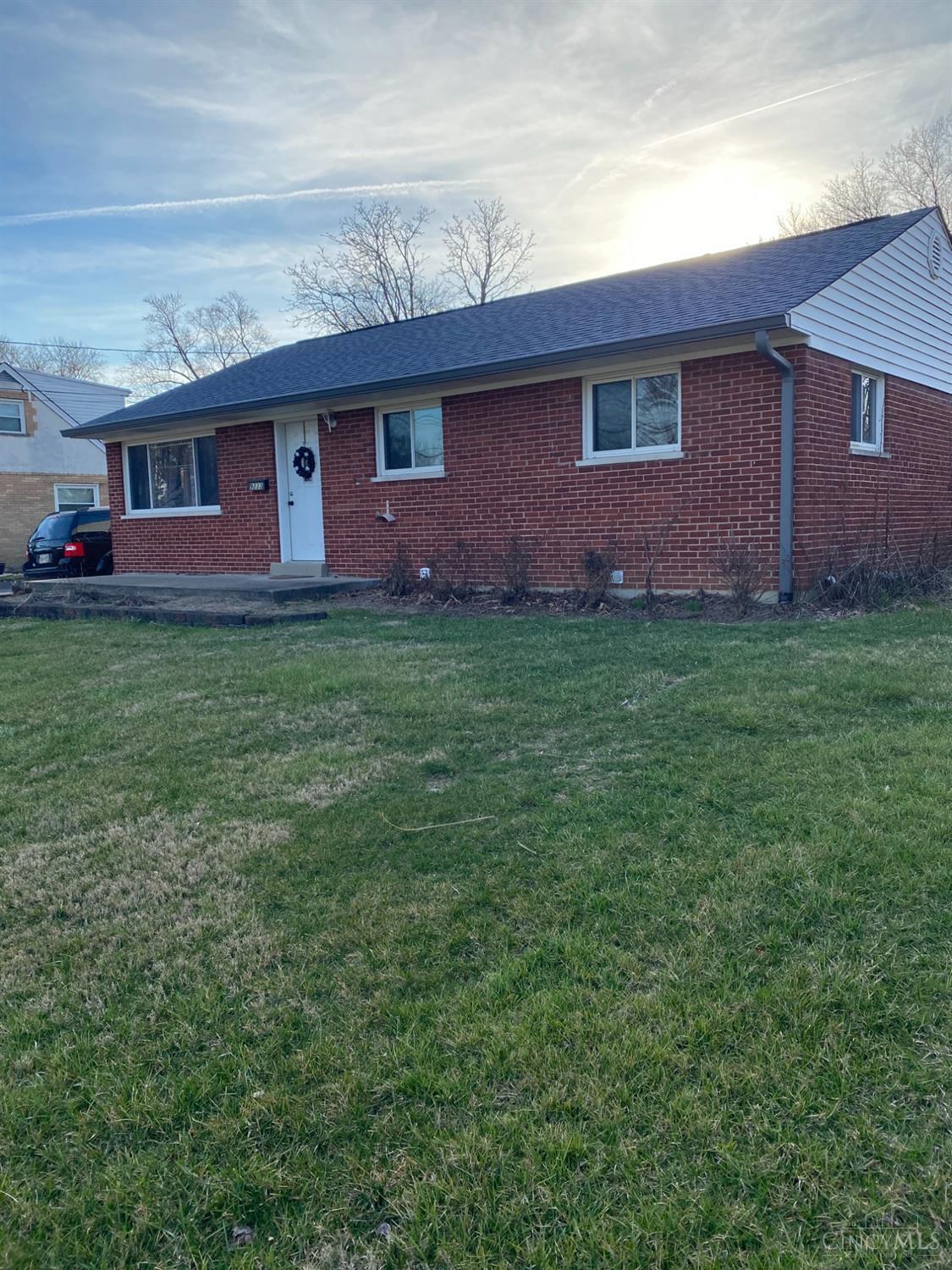 9233 Ranchill Drive Cincinnati, OH 45231 - Photo 6 of 25 Gallery Image 6