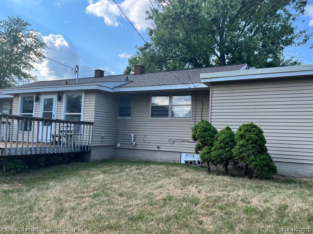 2566 North Williams Lake Road Waterford, MI 48327 - Photo 4 of 10