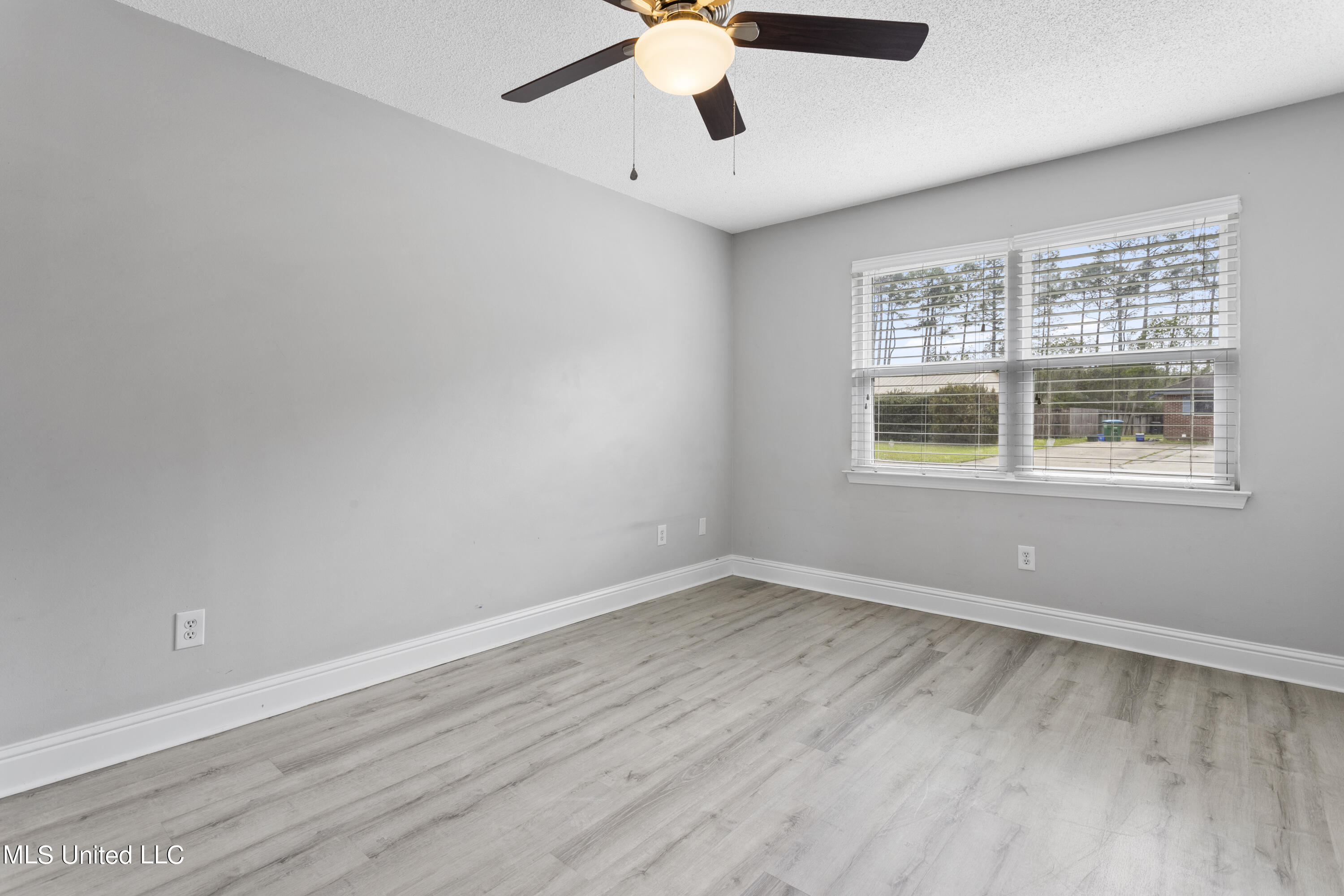 1620 Springridge Road Gautier, MS 39553 - Photo 14 of 24 014