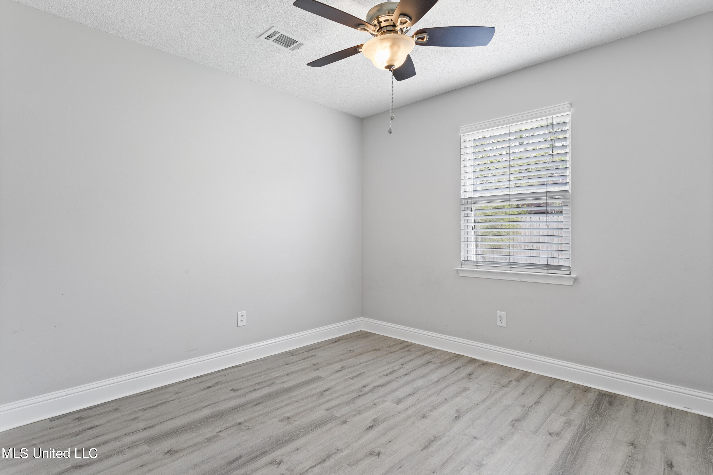 1620 Springridge Road Gautier, MS 39553 - Photo 20 of 24 020