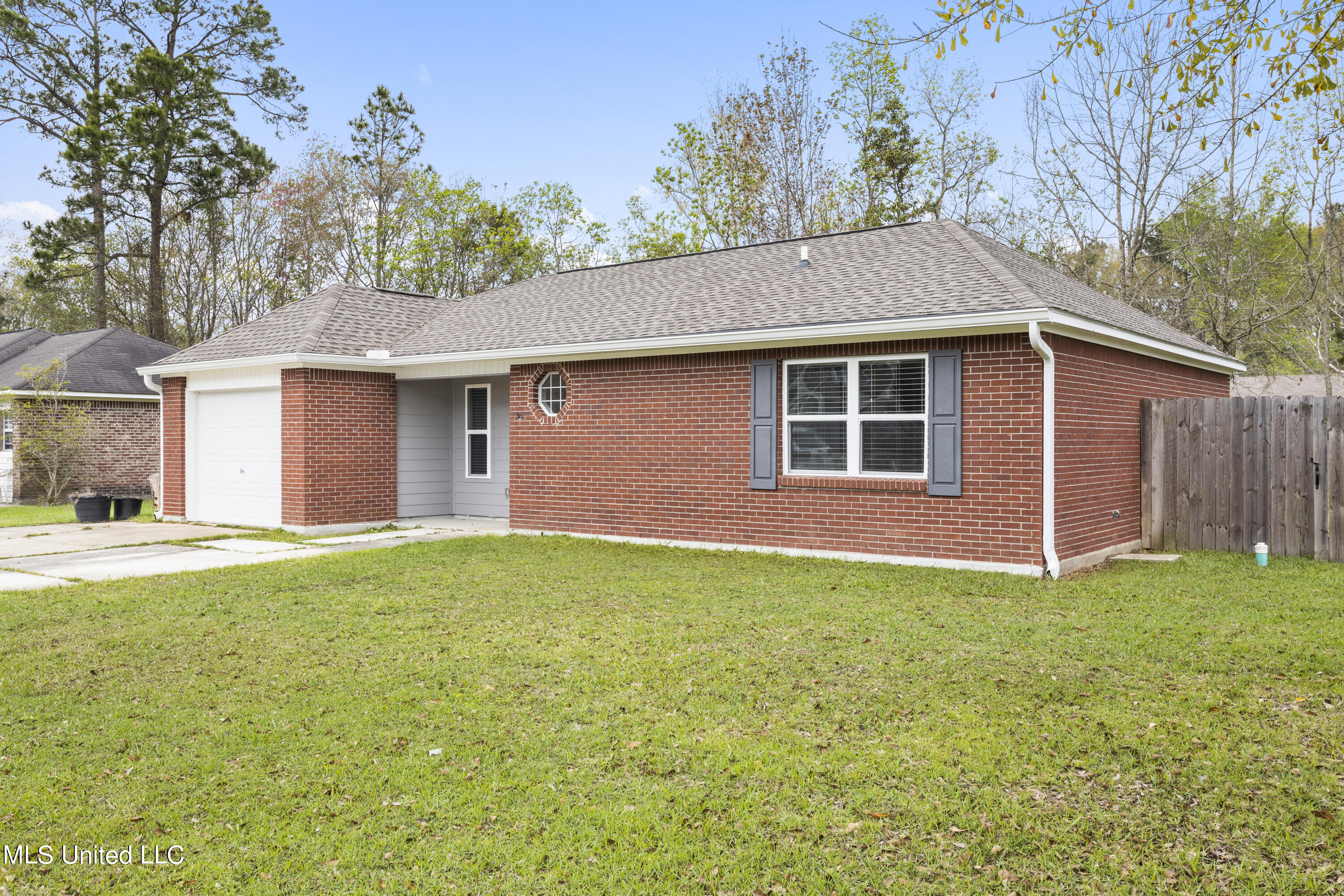 1620 Springridge Road Gautier, MS 39553 - Photo 2 of 24 002
