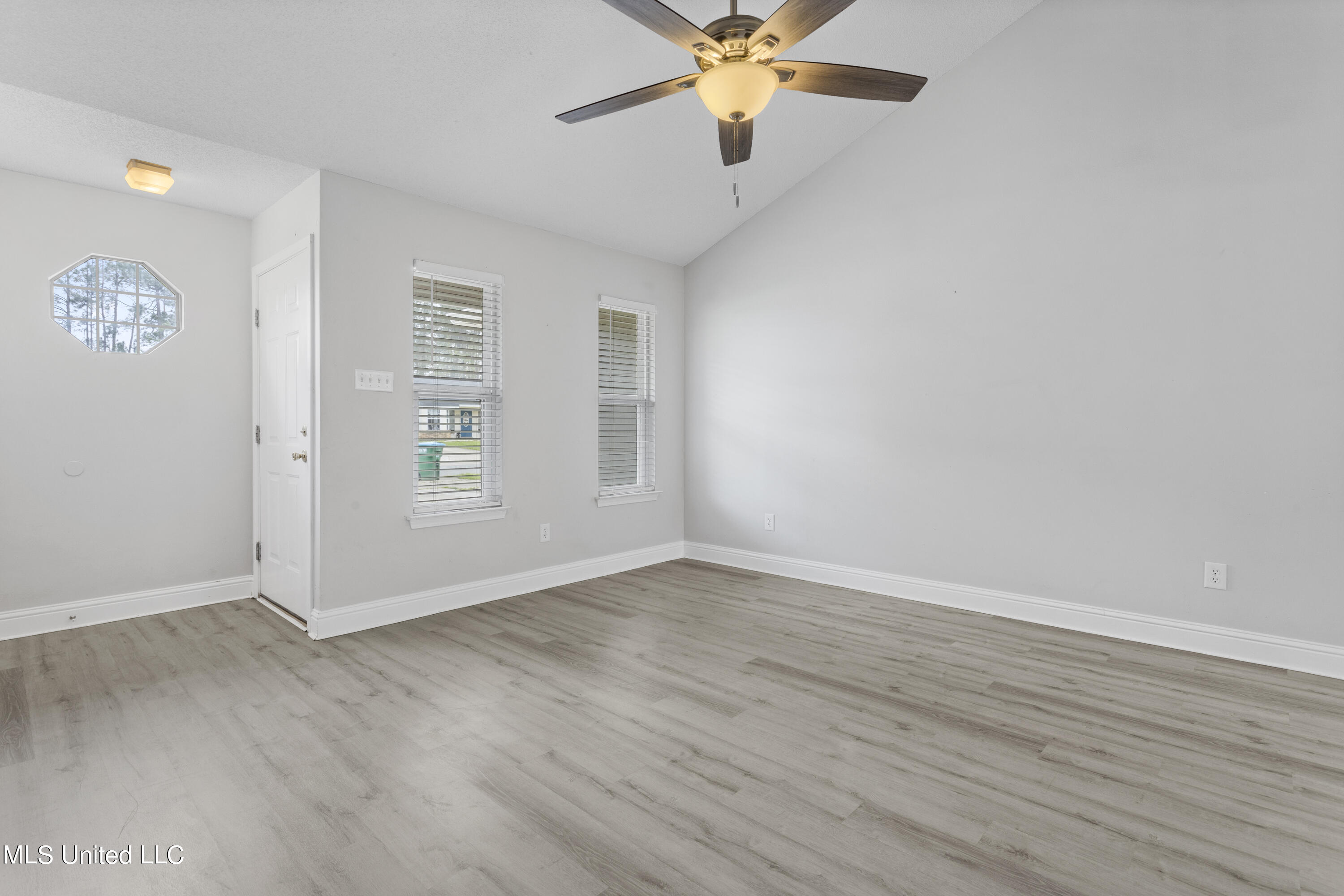 1620 Springridge Road Gautier, MS 39553 - Photo 3 of 24 003