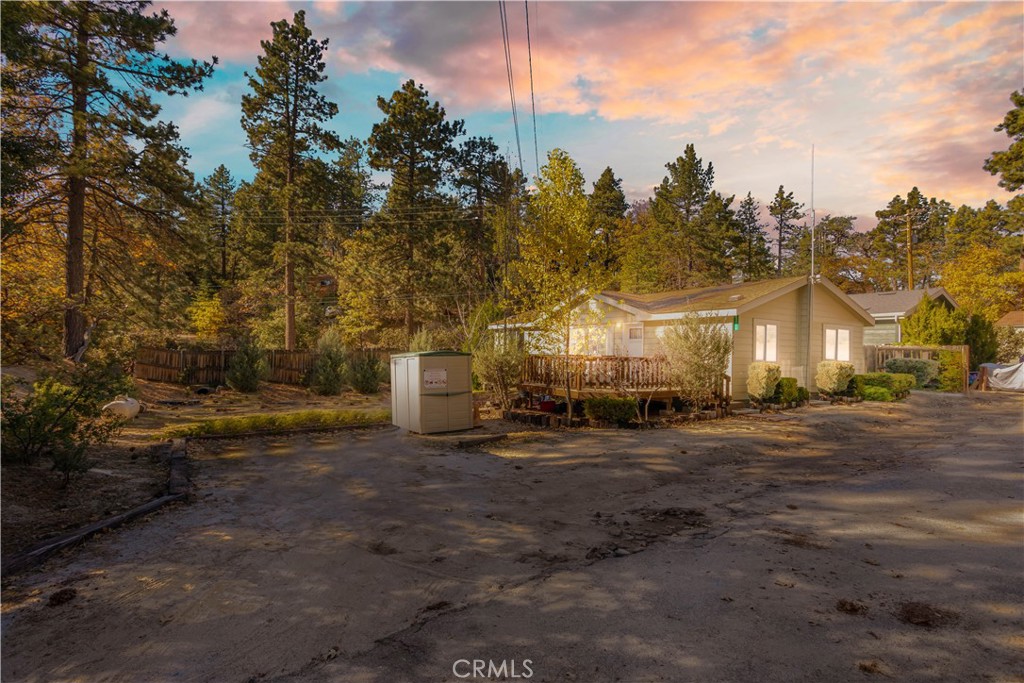 23700 Clement Way Idyllwild, CA 92549 - Photo 32 of 32 a view of a town with trees