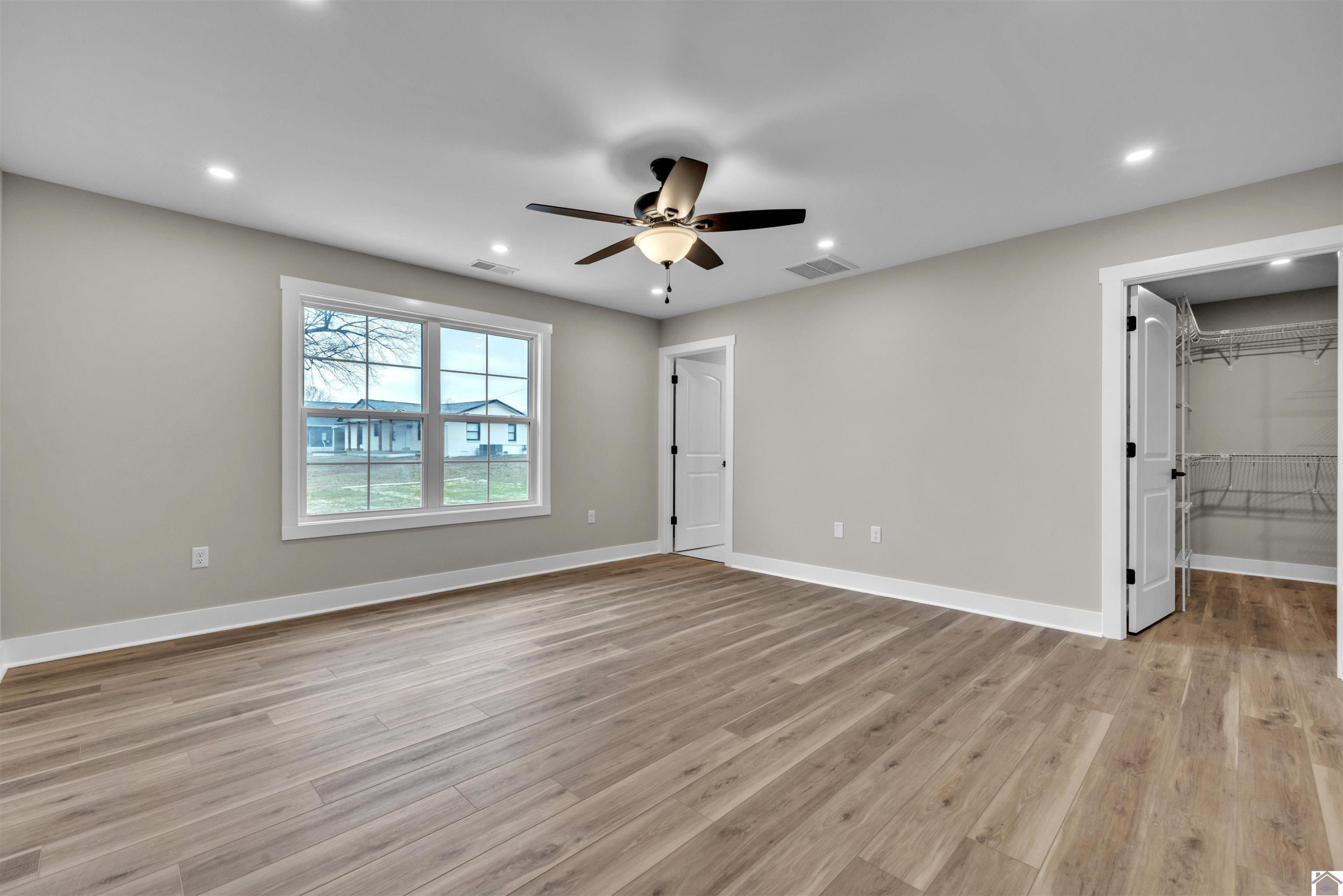 41 Applewood Road Murray, KY 42071 - Photo 22 of 36 Primary Bedroom