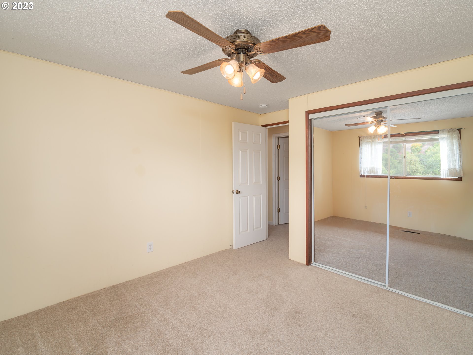 541 Sunshine Road Roseburg, OR 97470 - Photo 20 of 42 Bedroom