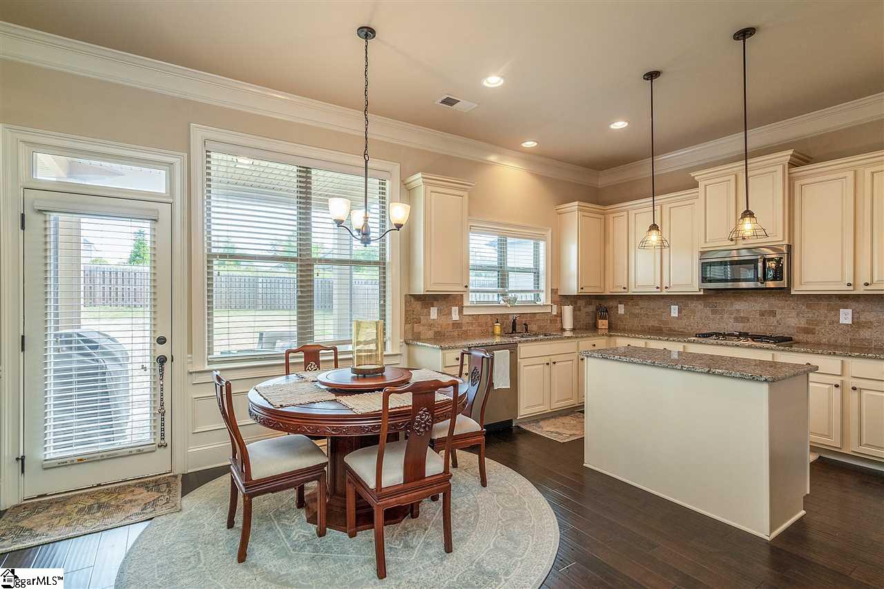 304 Stoneleigh Road Simpsonville, SC 29681 - Photo 8 of 28 Gallery Image 8