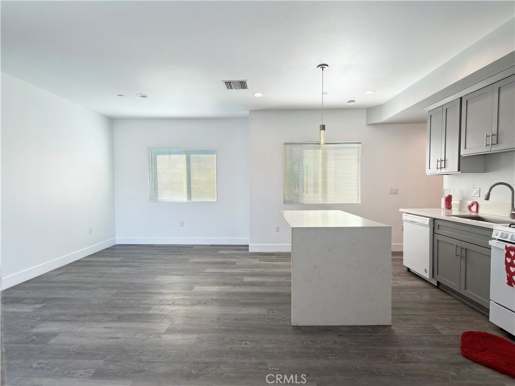 1489 Atlantic Avenue Long Beach, CA 90813 - Photo 3 of 26