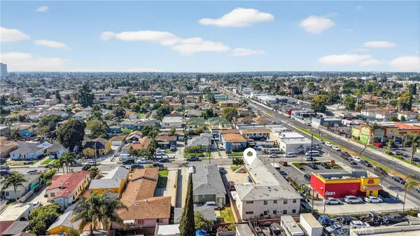 $799,000 | 1004 North Poinsettia Avenue, Compton, CA 90221