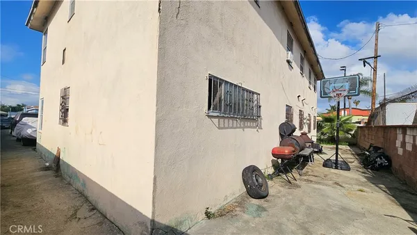 $799,000 | 1004 North Poinsettia Avenue, Compton, CA 90221