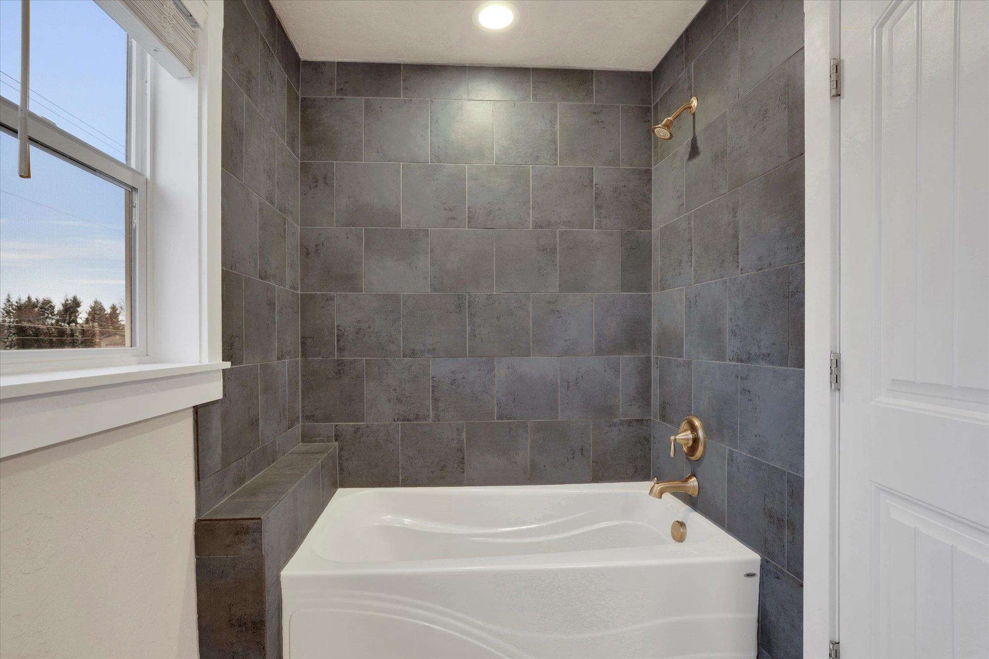 524 North Long Road Spokane Valley, WA 99016 - Photo 17 of 32