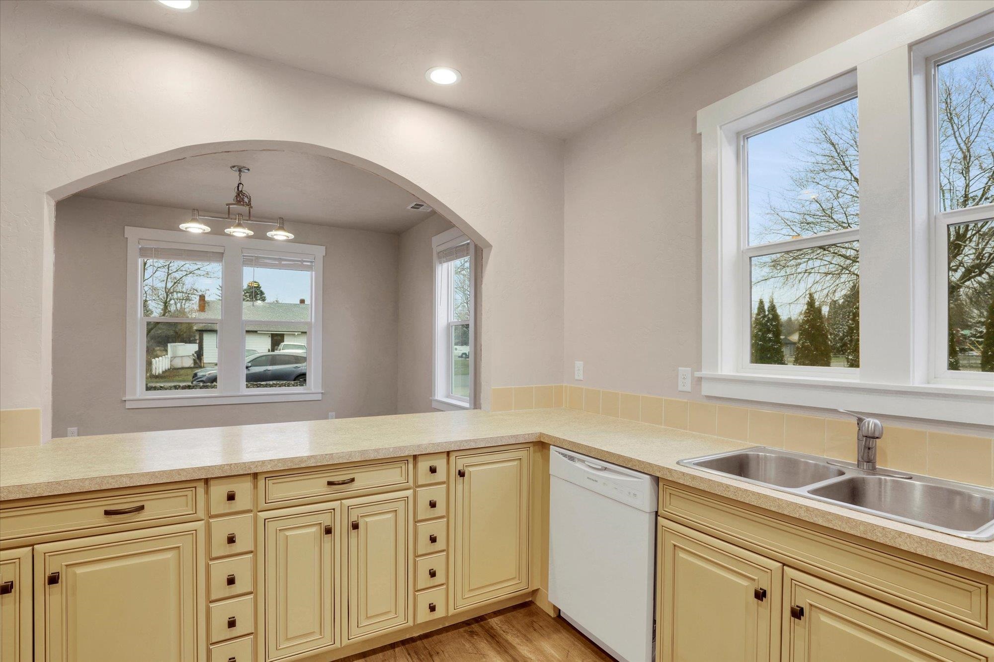 524 North Long Road Spokane Valley, WA 99016 - Photo 9 of 32