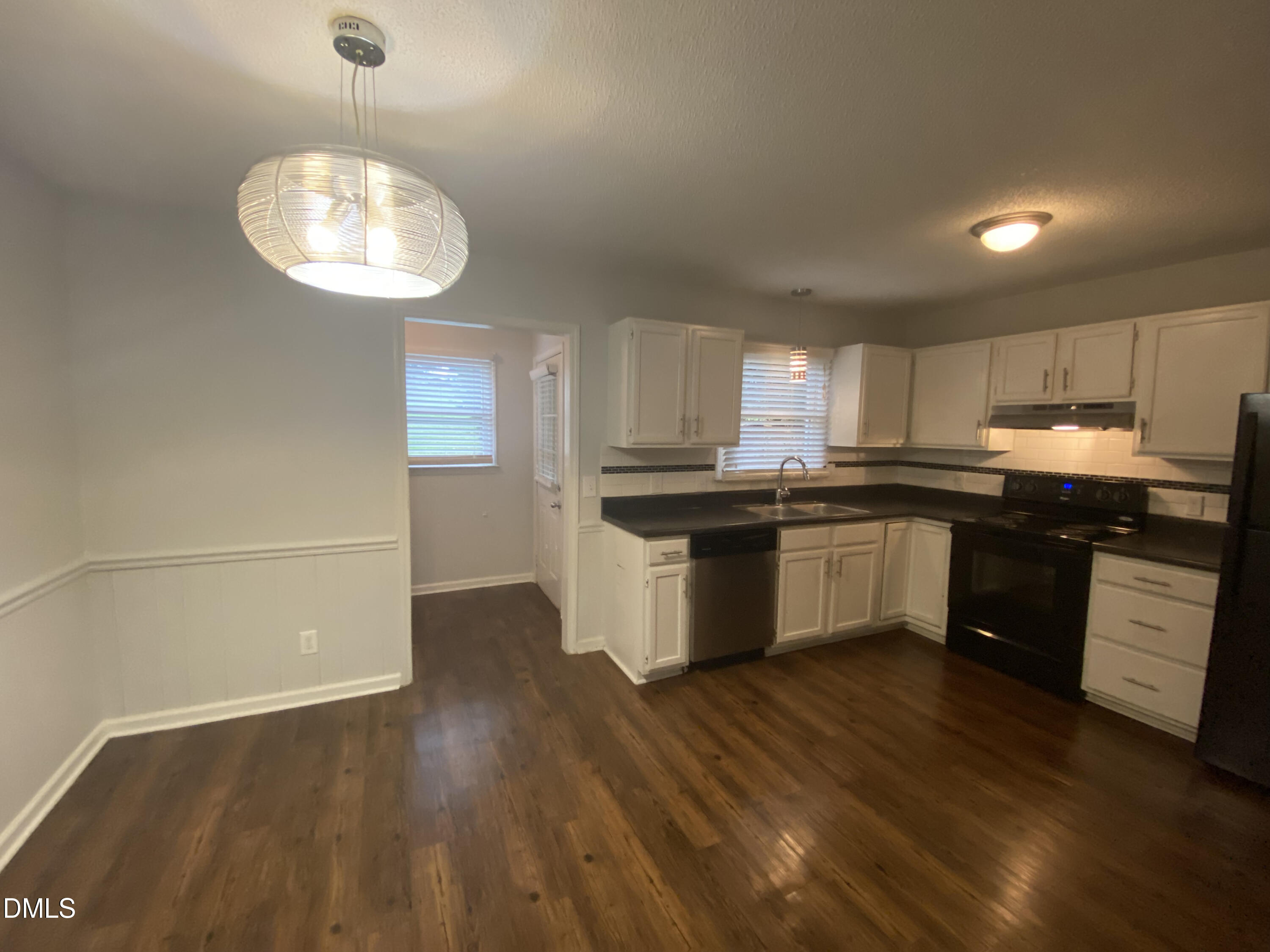 4036 Greenleaf Street Raleigh, NC 27606 - Photo 6 of 20