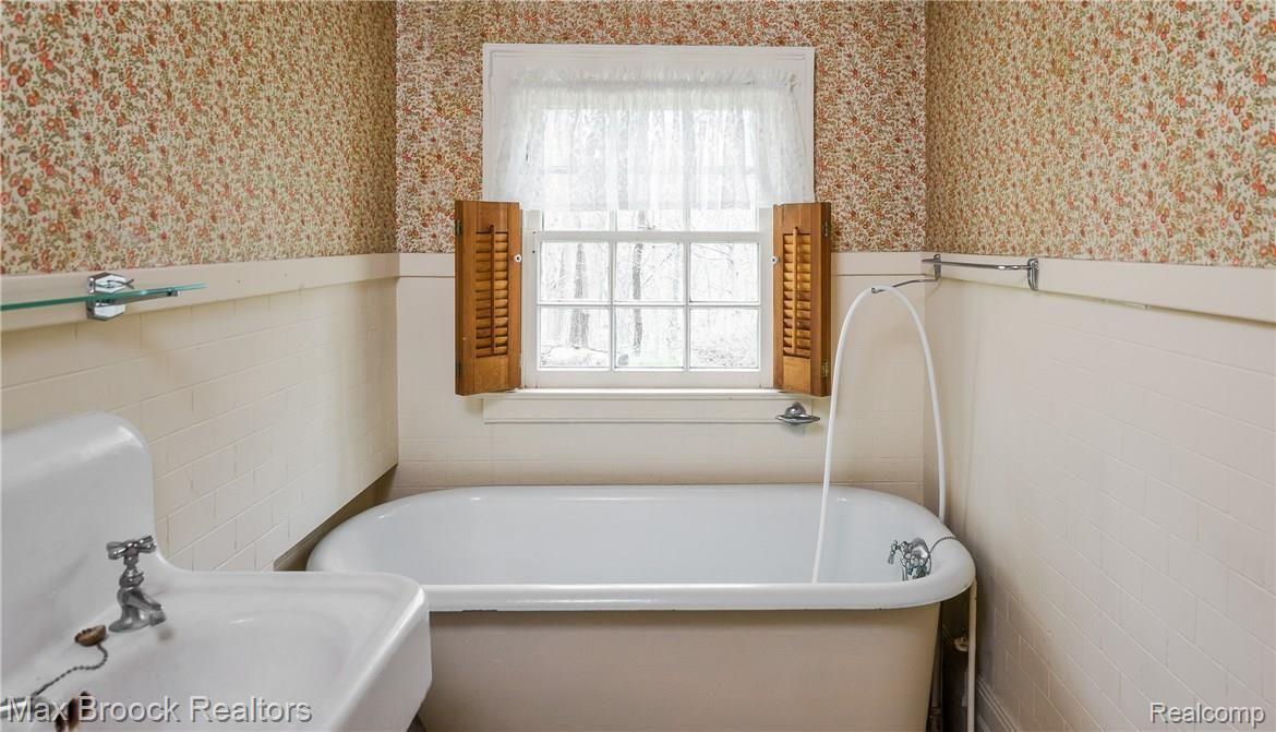 999 East Tienken Road Rochester, MI 48306 - Photo 20 of 27 999 E. Tienken, Rochester Hills MI, Wilson, 05-02-16-1044-Edit