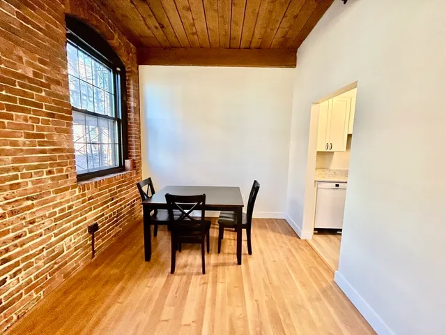$2,100 | 50 Rantoul Street, Unit 308, Beverly, MA 01915