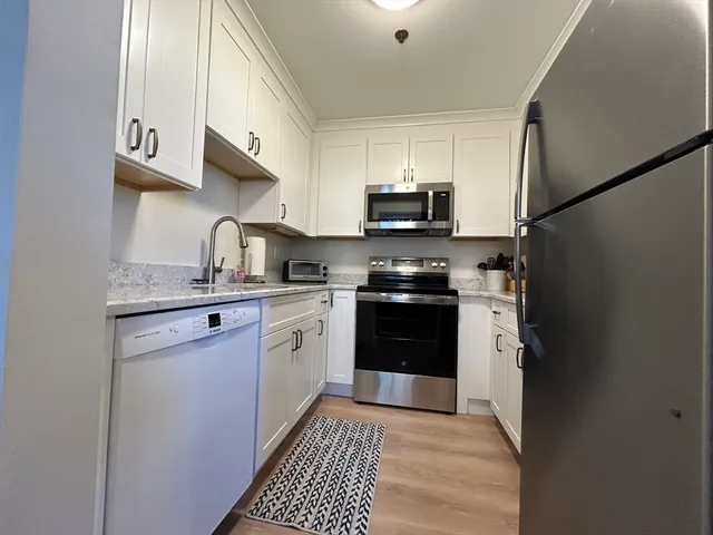 $2,100 | 50 Rantoul Street, Unit 308, Beverly, MA 01915