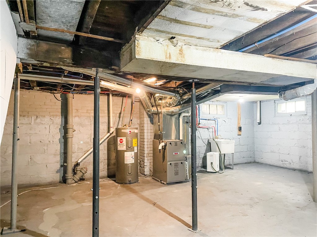 161 Maxwell Avenue Rochester, NY 14619 - Photo 10 of 12