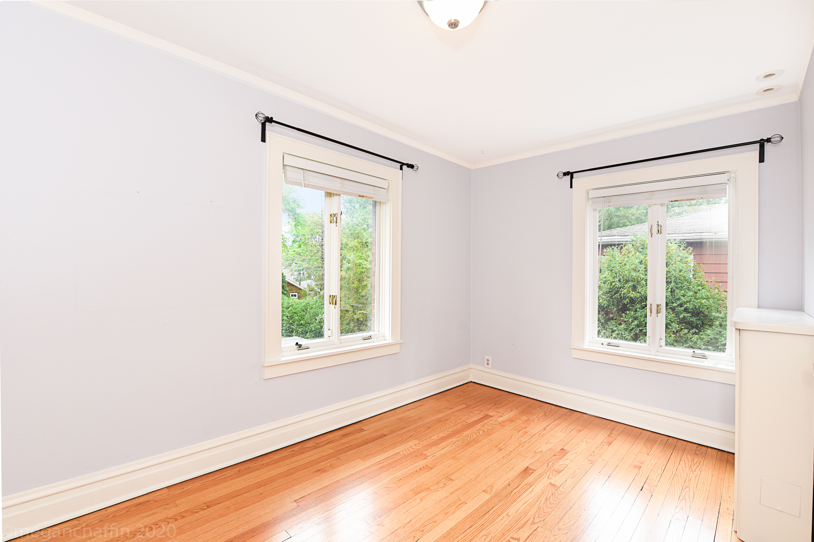 1149 Willow Road Winnetka, IL 60093 - Photo 21 of 37 an empty room with a window