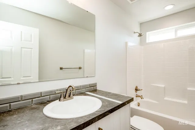 $389,990 | 1707 North Birch Street, Jerome, ID 83338