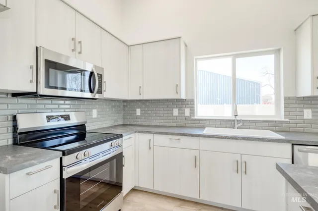 $389,990 | 1707 North Birch Street, Jerome, ID 83338