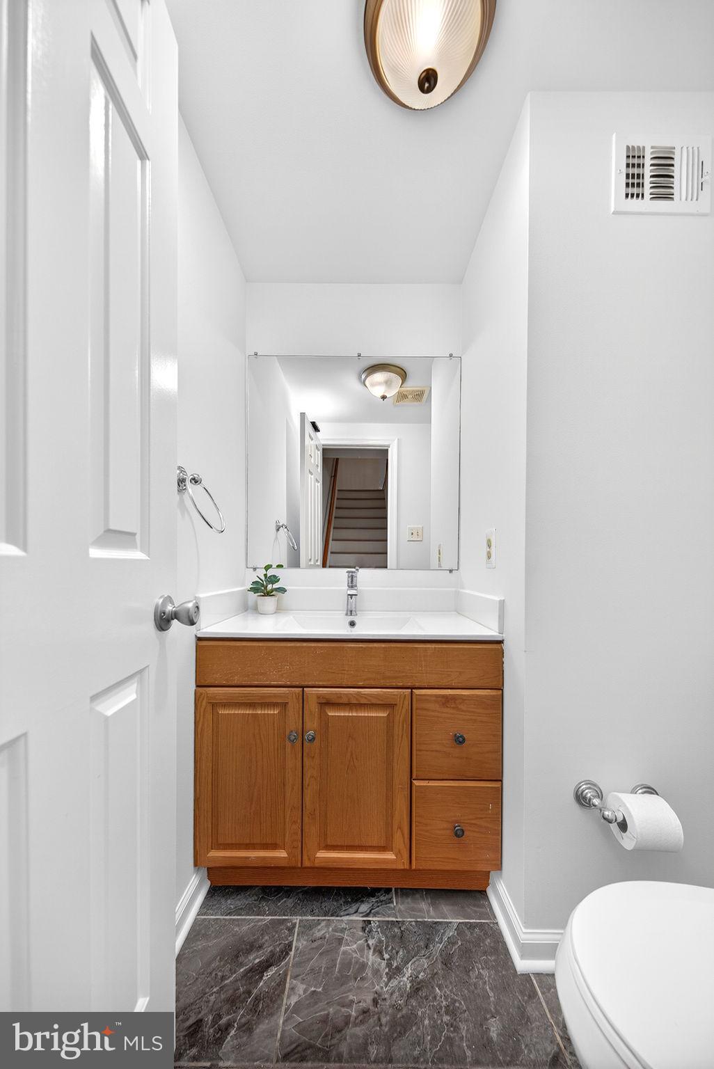 4867 Carriagepark Road Fairfax, VA 22032 - Photo 9 of 50