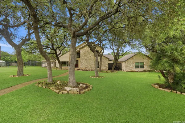$549,900 | 8430 Twisted Oaks, Garden Ridge, TX 78266