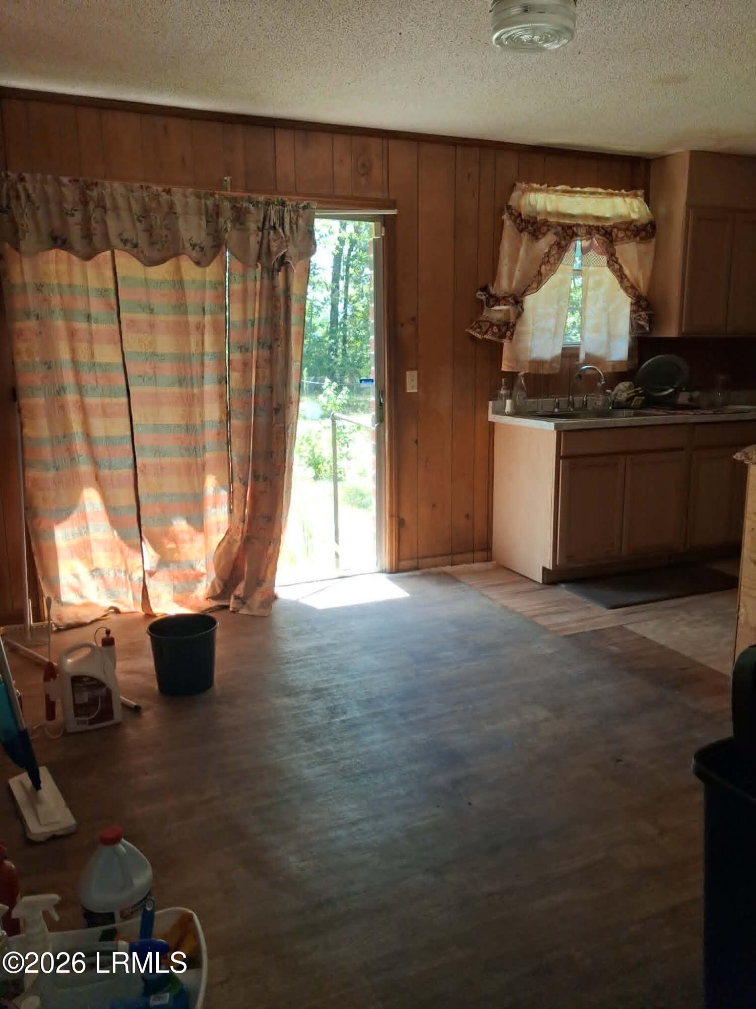 3385 St Peters Road Walterboro, SC 29488 - Photo 8 of 23 b44e1f5d-f495-408c-a7ef-d8aea1bdff2d