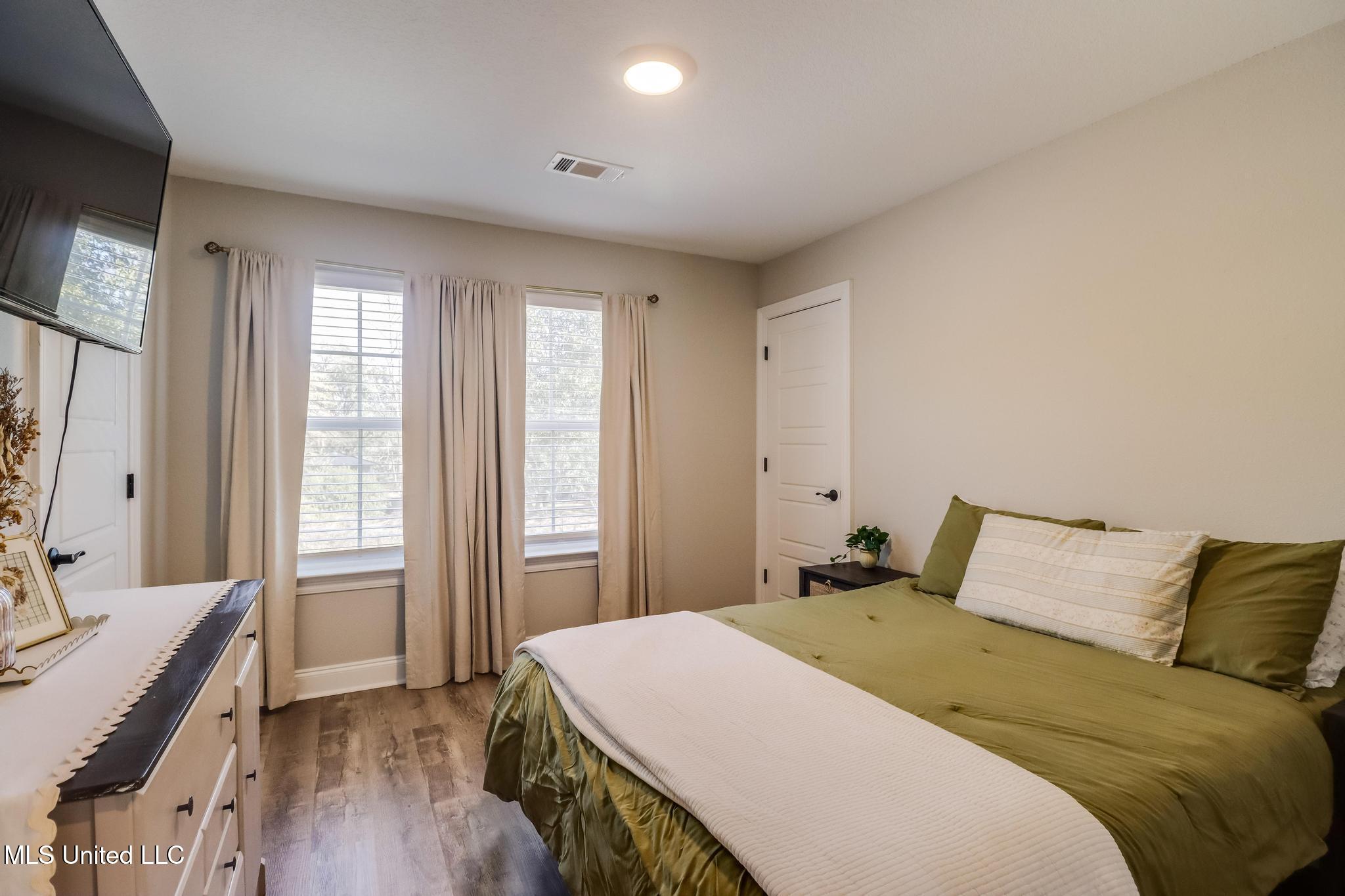 13337 Kelly Street, Unit 5 Gulfport, MS 39503 - Photo 10 of 19 Photo Feb 03 2026, 3 09 45 PM (1)