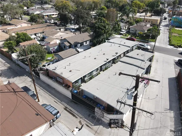 $1,850,000 | 19 East 69th Street, Unit 6, Long Beach, CA 90805