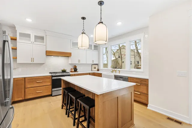 $724,900 | 1942 Creekside Drive Southwest, Byron Center, MI 49315