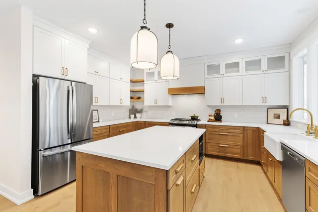 $724,900 | 1942 Creekside Drive Southwest, Byron Center, MI 49315