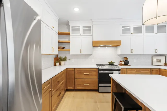 $724,900 | 1942 Creekside Drive Southwest, Byron Center, MI 49315