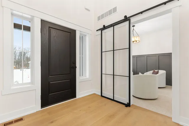 $724,900 | 1942 Creekside Drive Southwest, Byron Center, MI 49315