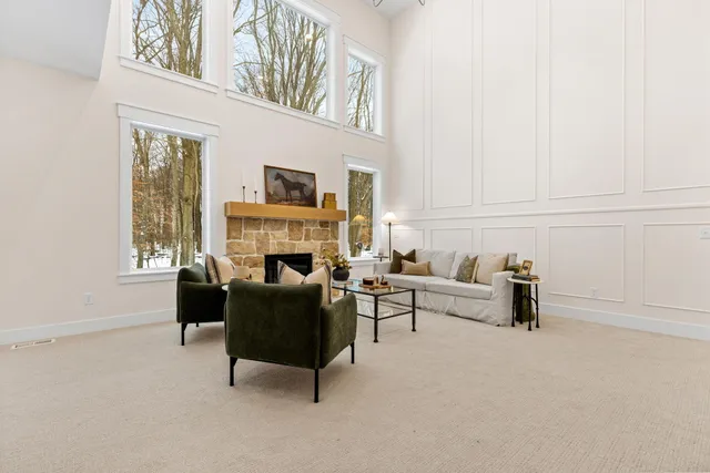 $724,900 | 1942 Creekside Drive Southwest, Byron Center, MI 49315