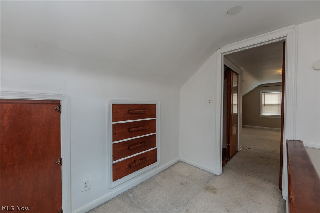 1551 Winchester Road Cleveland, OH 44124 - Photo 25 of 48