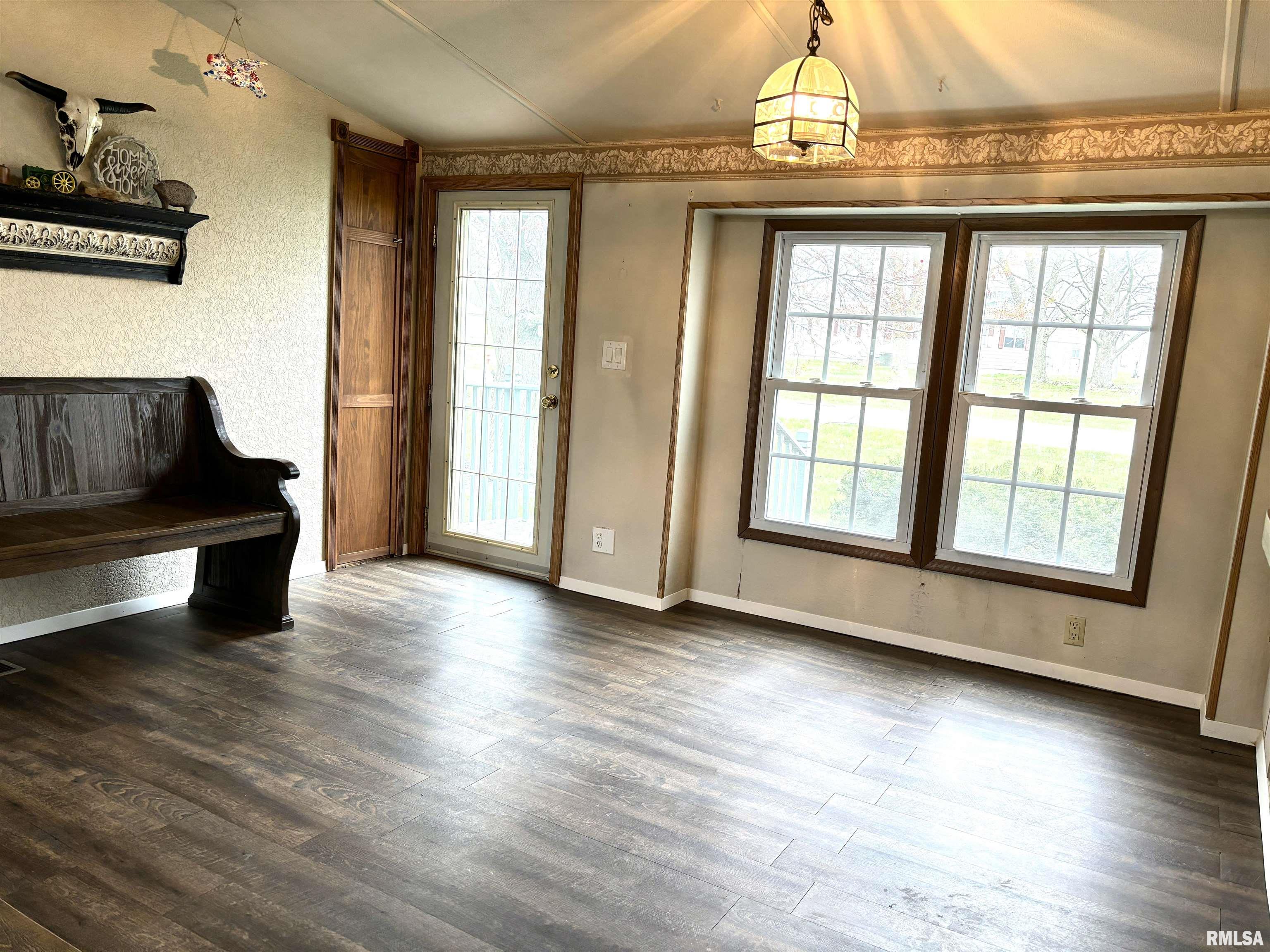291 South Main Street Hoyleton, IL 62803 - Photo 5 of 17 Gallery Image 5