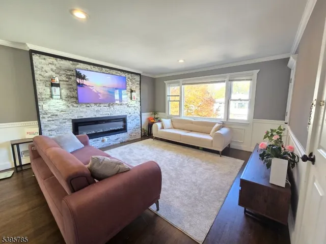 $3,250 | 229 Lakewood Drive, Unit 2, Bloomfield, NJ 07003