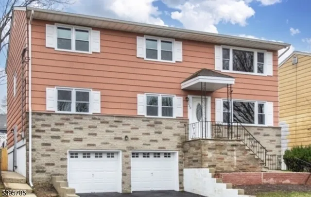$3,250 | 229 Lakewood Drive, Unit 2, Bloomfield, NJ 07003